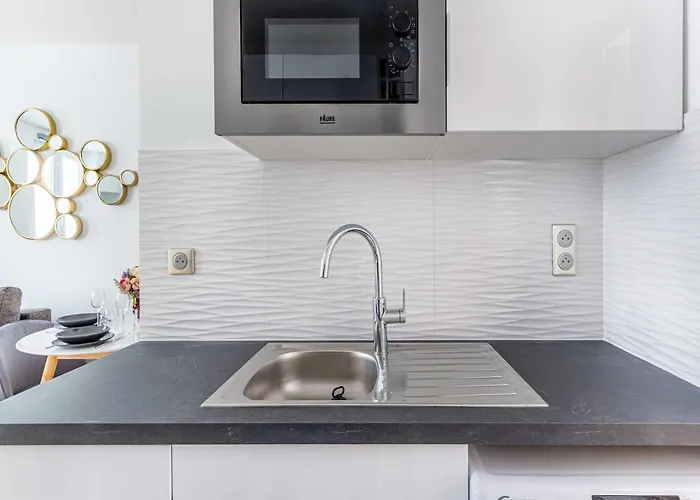 Апартаменты Charming Flat -1bdr 2p- Batignolles Париж